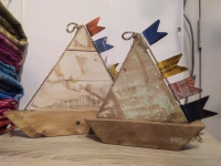 Decoratieve boot van oud hout en blik - S
