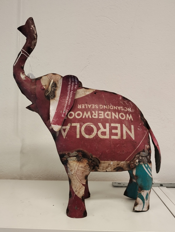 Olifant van gerecycled blik