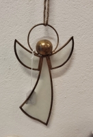 Metalen engel met glas hangend