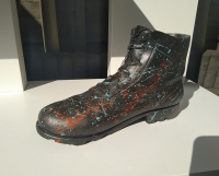 Decoratieve schoen streetart verfspetters