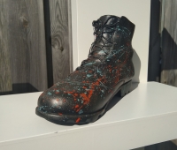 Decoratieve schoen streetart verfspetters