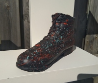 Decoratieve schoen streetart verfspetters