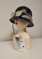 Beeld meisje met cocktail