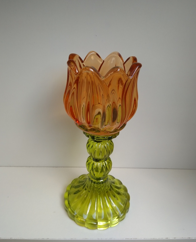Glazen kaarsenstandaard tulp groen/zalm - M