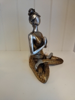 Beeld dame figuur yoga gold