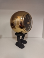 Klok Bette op pootjes