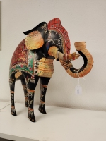 Olifant van gerecycled blik in oosterse stijl