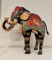 Olifant van gerecycled blik in oosterse stijl