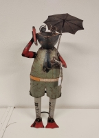 Kikker met telefoon en plu van gerecycled blik