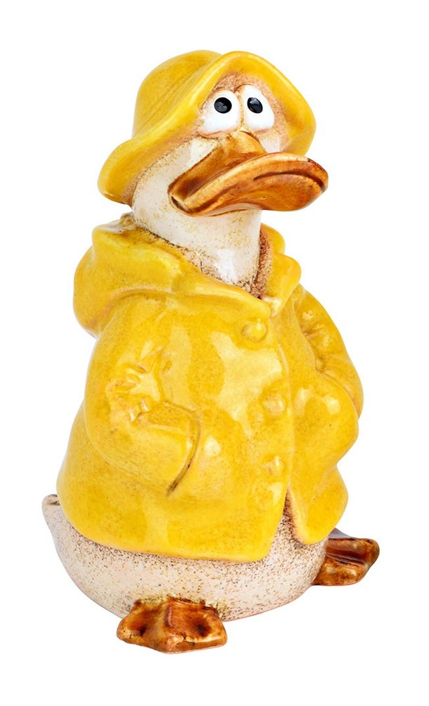 Beeldje eend in regenjas met hoedje