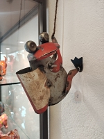 Klimmende kikker van gerecycled blik