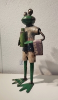 Kikker met waterfles van gerecycled blik