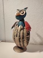 Uil in ei van gerecycled blik