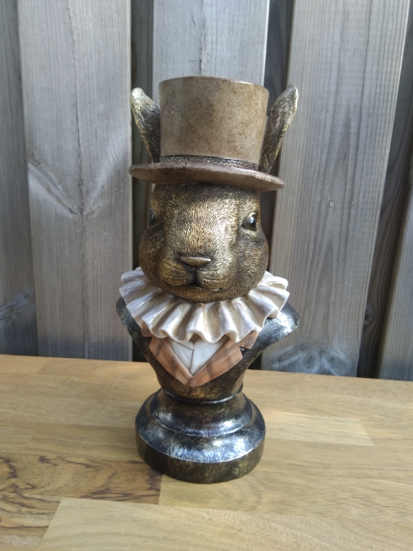 Beeld steampunk konijn met hoed