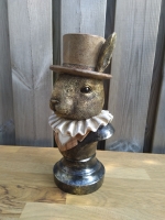 Beeld steampunk konijn met hoed