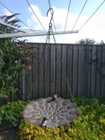 Vogelbadje hangend voerbakje bloemvorm - M
