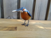 Metalen beeldje ijsvogel
