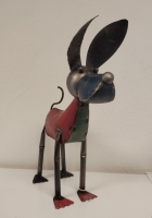 Staande hond flapoor van gerecycled blik