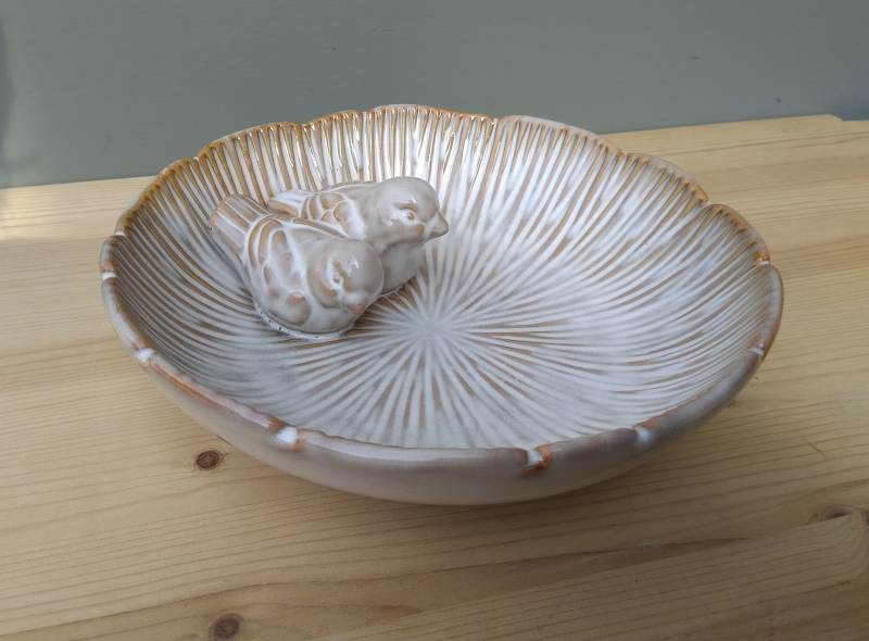 Vogelvoeder- en drinkschaal bloem beige