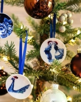 Kerstornament kussend paar  - Delfts Blauw